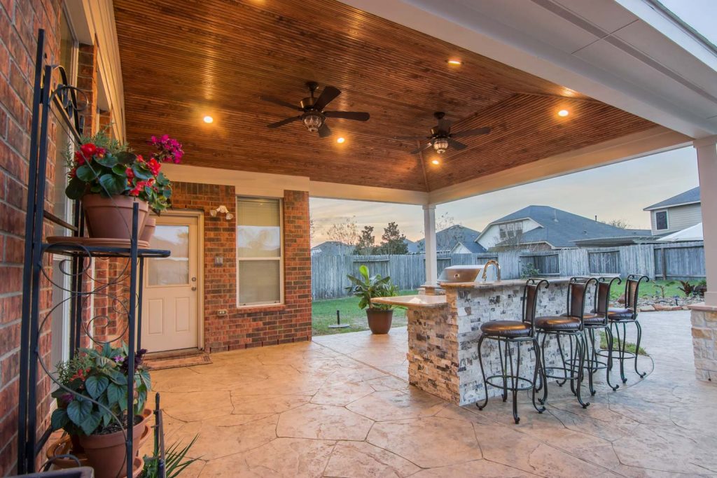 outdoor kitchen